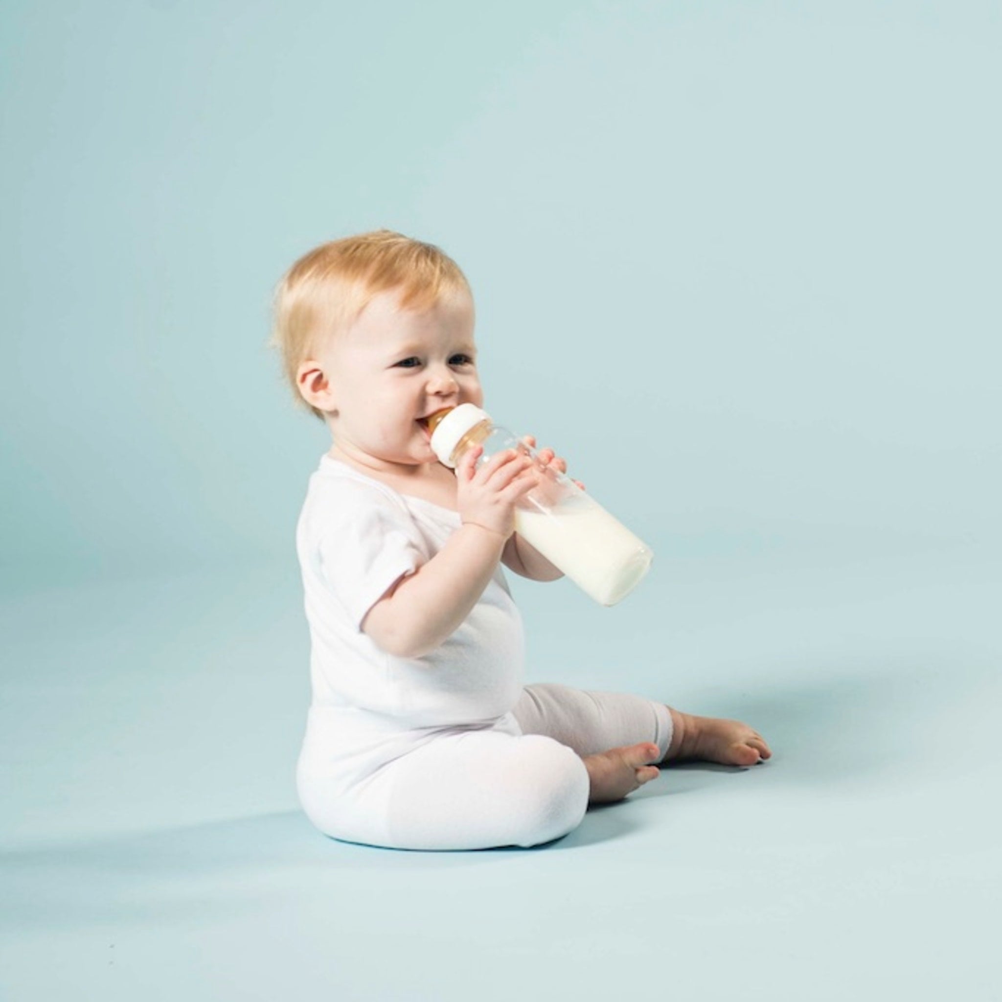 hevea-standard-neck-baby-glasflasche-240ml-doppelpack image 2