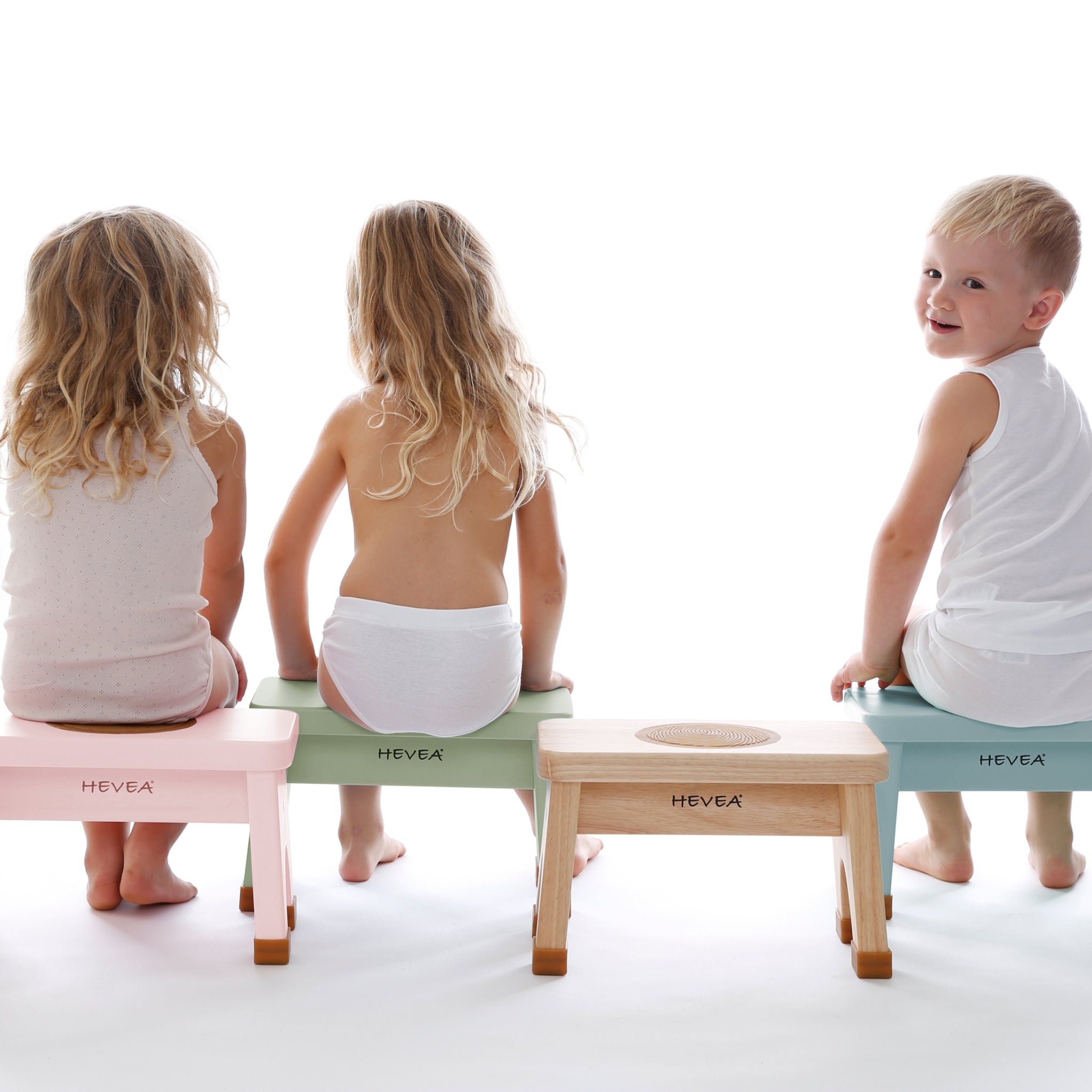 hevea-kinderhocker-aus-kautschukholz-mit-naturkautschuk-f-en image 7