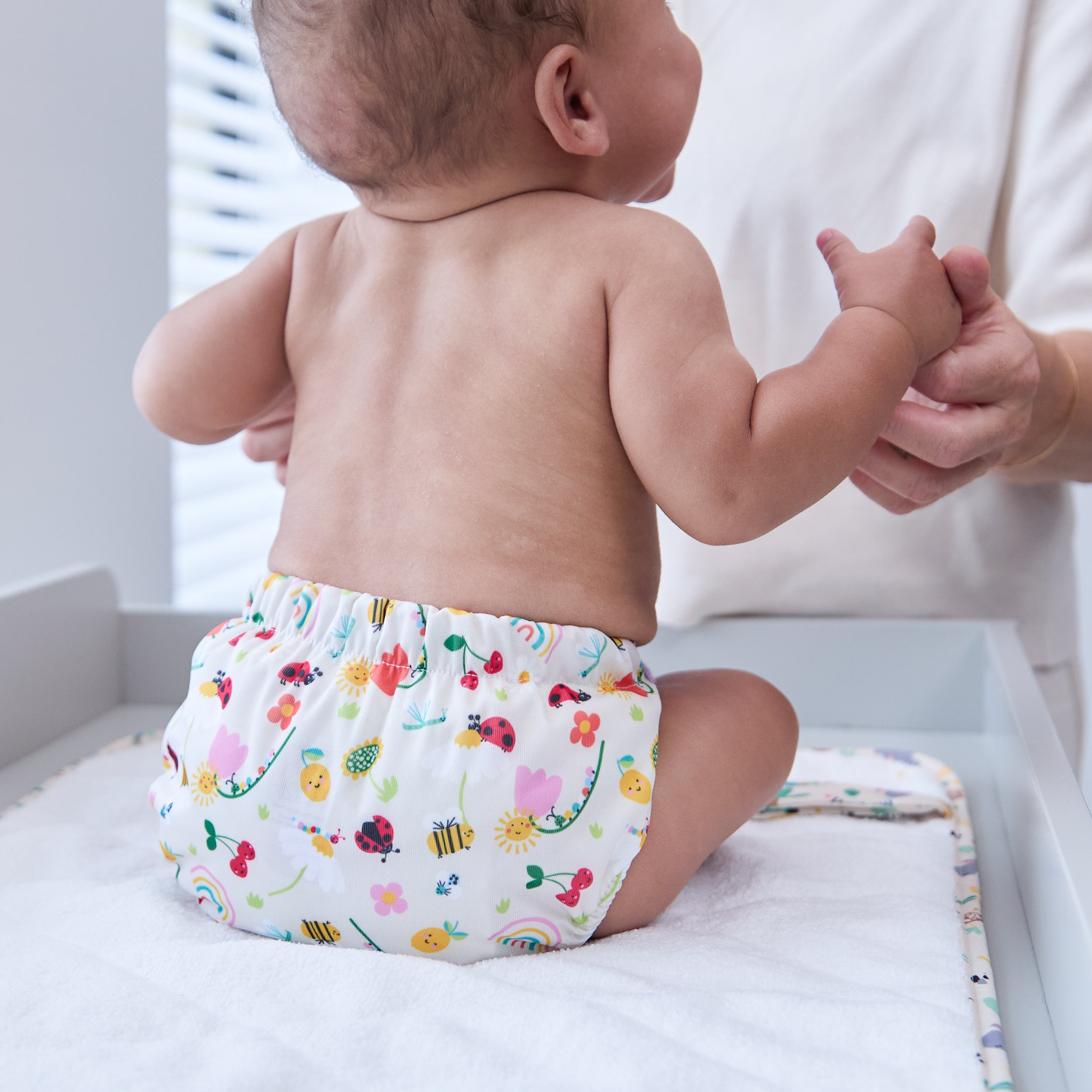bambino-mio-wickelunterlage-f-r-unterwegs-neutrale-streifen image 6