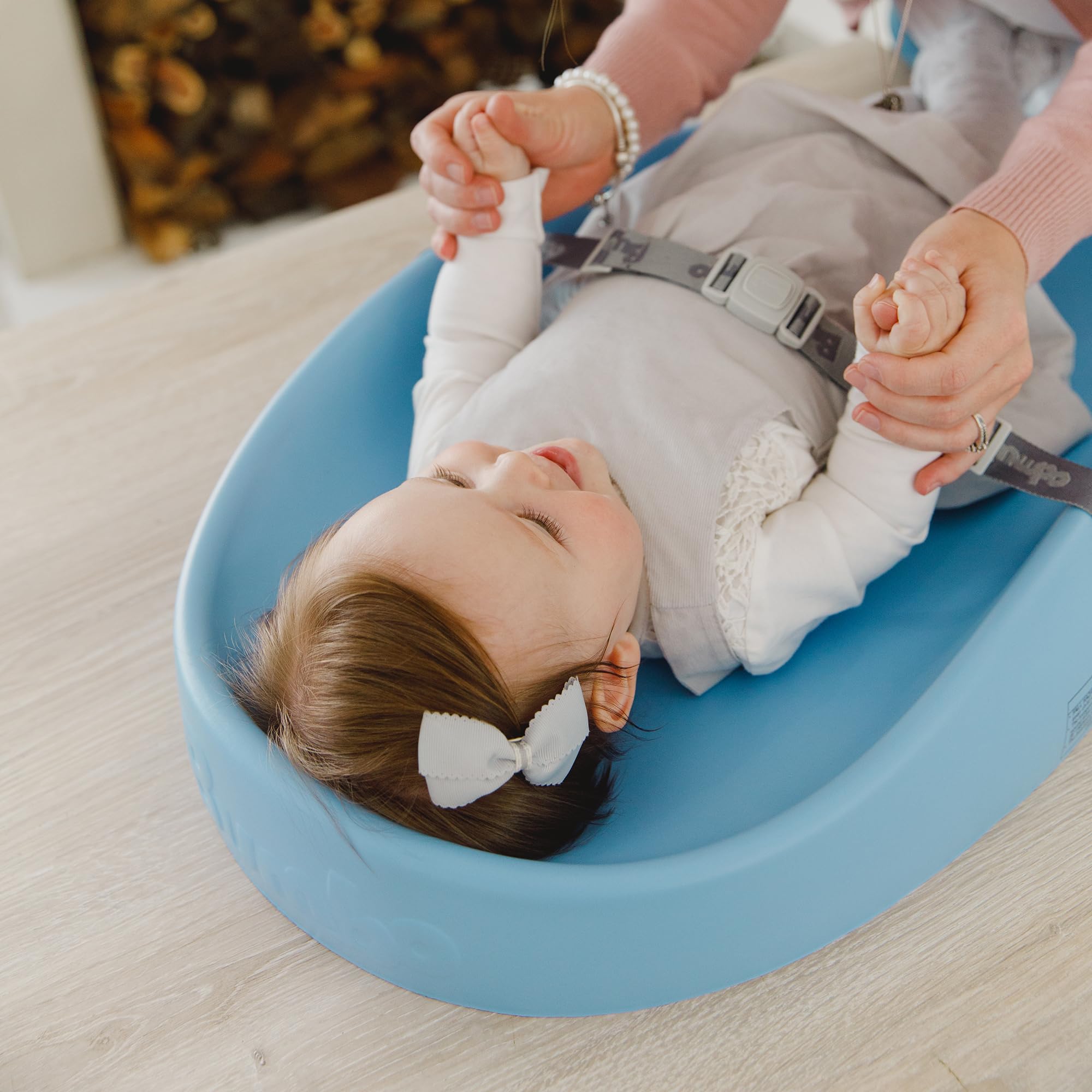 bumbo-baby-wickelunterlage-mit-sicherheitsgurt-puderblau-anti-roll image 5