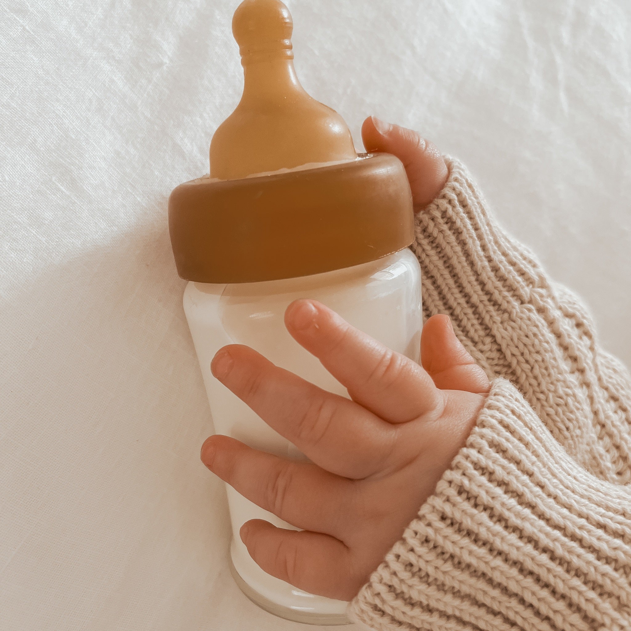 hevea-weithals-baby-glasflaschen-2er-pack-150ml-mit-naturkautschuk-sauger image 3