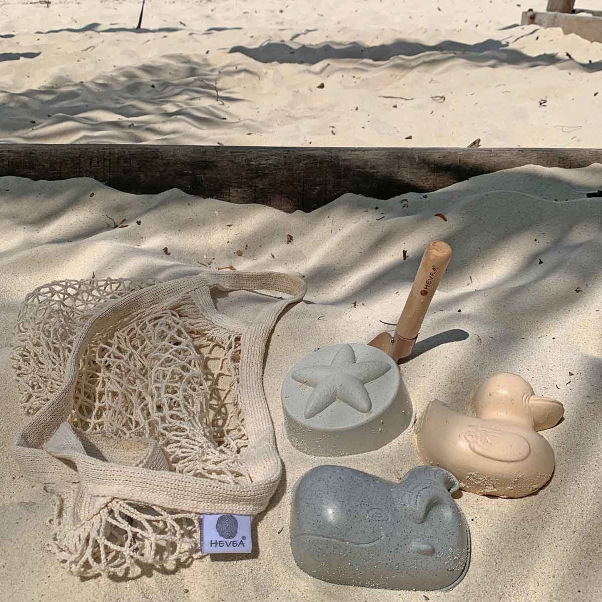 hevea-sandf-rmchen-trio-spielset-aus-naturkautschuk-ente-wal-seestern image 2