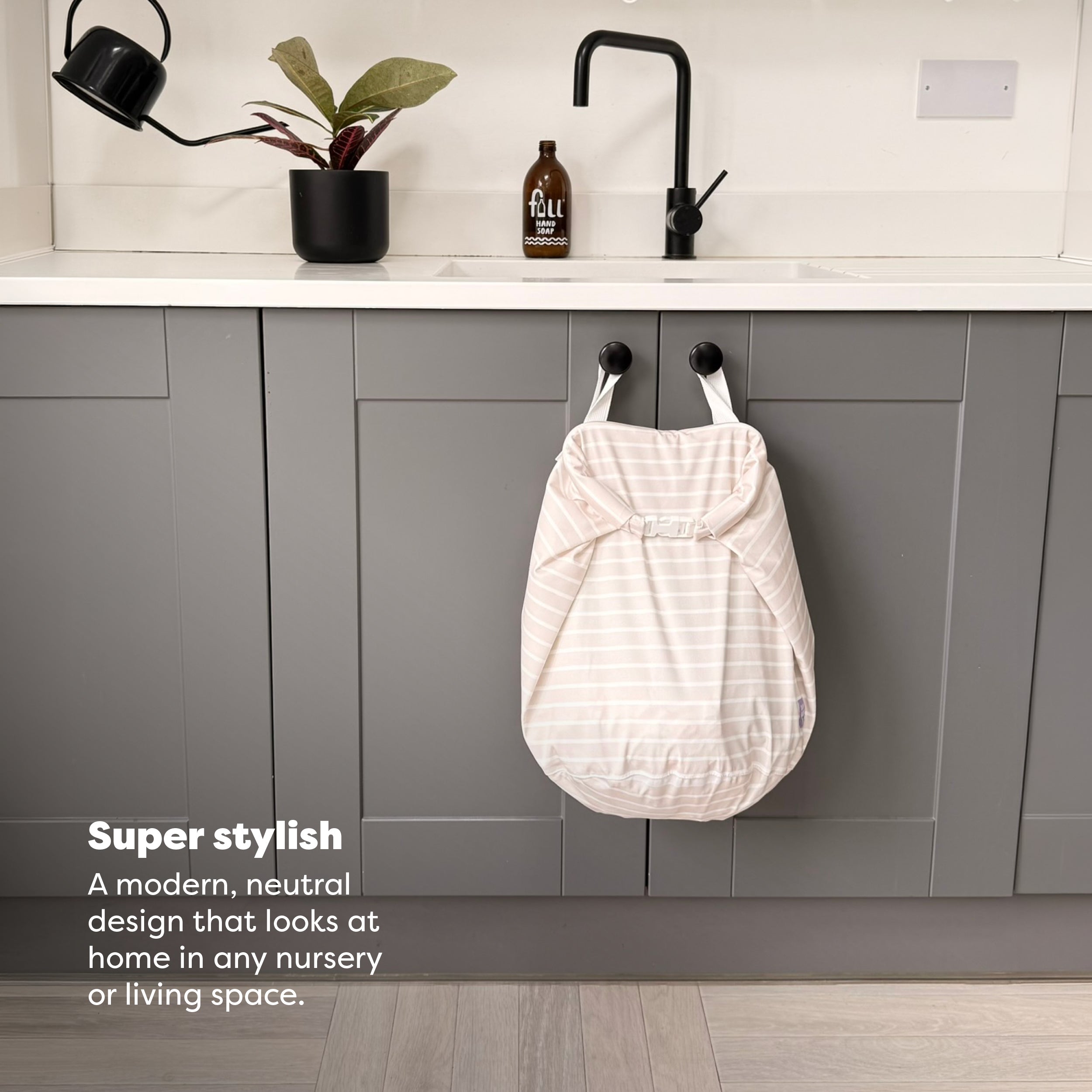 bambino-mio-wetbag-f-r-zu-hause-neutrale-streifen-f-r-20-stoffwindeln image 4