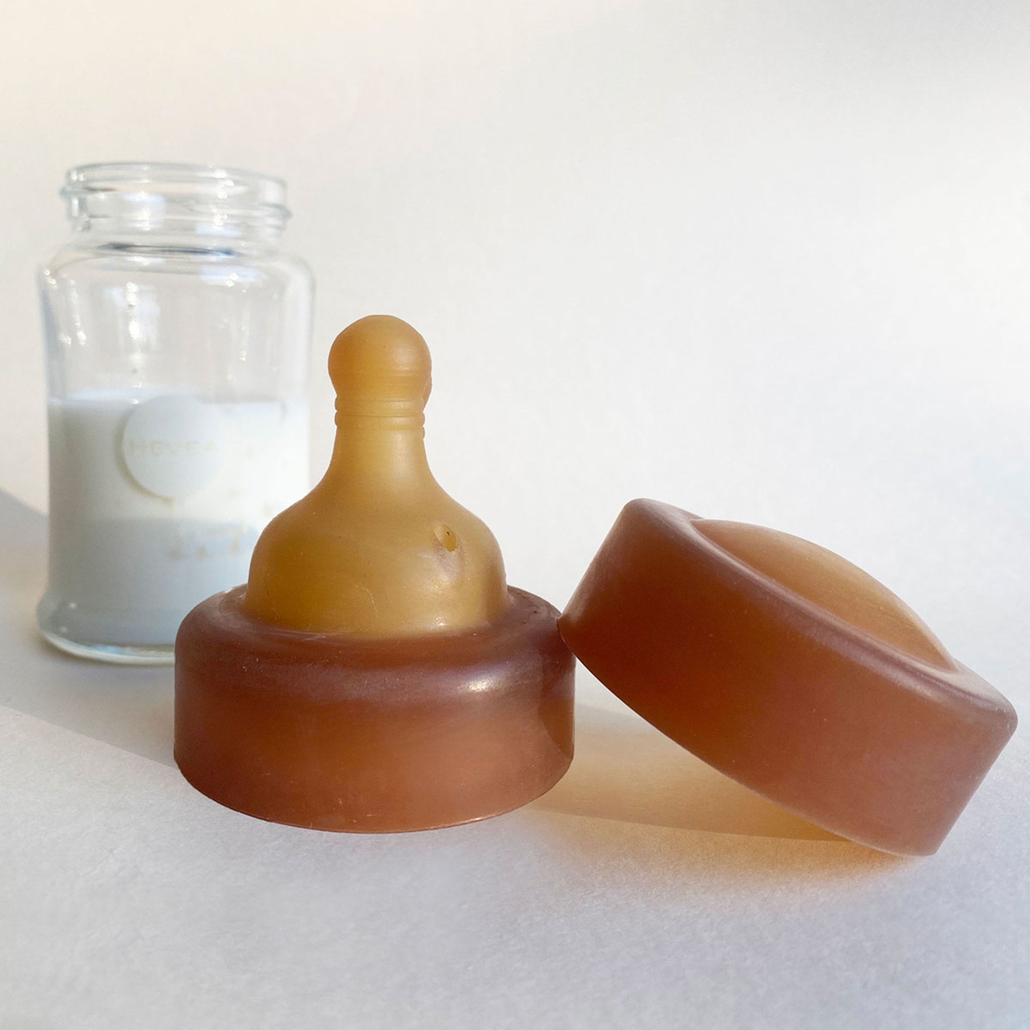 hevea-wide-neck-baby-glass-bottle-cap-ersatzkappe-one-size image 2